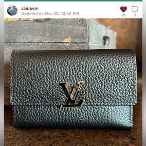 Buyer Beware! Fake wallet!